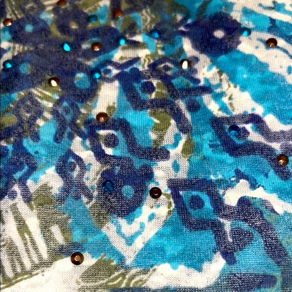 Maurice’s Bundle of 4 Women's Multicolor Graphic Tops Sz. Large. Sheer Burnout - Picture 6 of 16